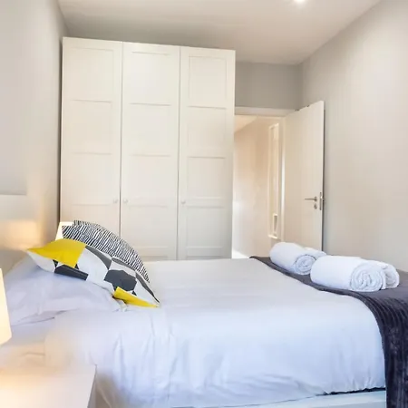 Bright & By Lovelystay