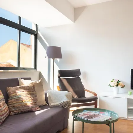 Apartment Bright & By Lovelystay