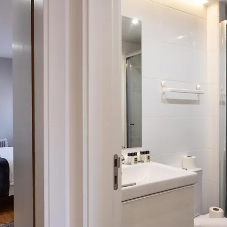 Apartment Bright & By Lovelystay Lisbon