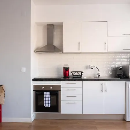Bright & By Lovelystay Lisbon