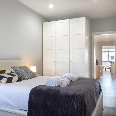 Apartment Bright & By Lovelystay *