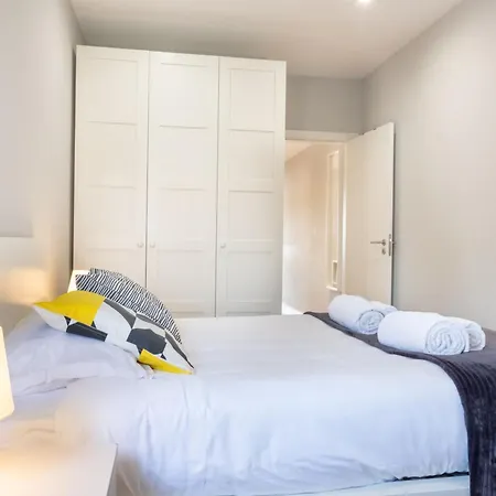 Bright & By Lovelystay * Lisbon