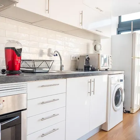 Bright & By Lovelystay